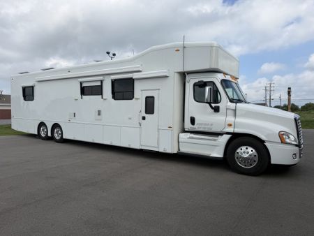 Used 2010 Cascadia 50' Motorhome