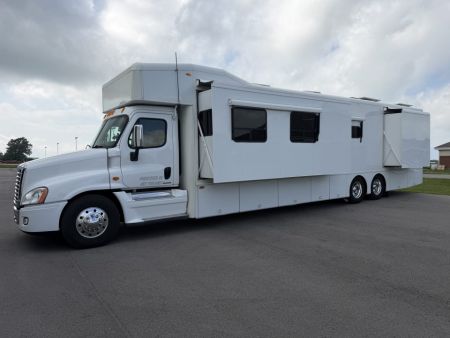 Used 2010 Cascadia 50' Motorhome