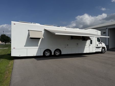 Used 2010 Cascadia 50' Motorhome