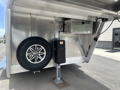 New 2027 Cimarron 5 Horse Trainer Trailer