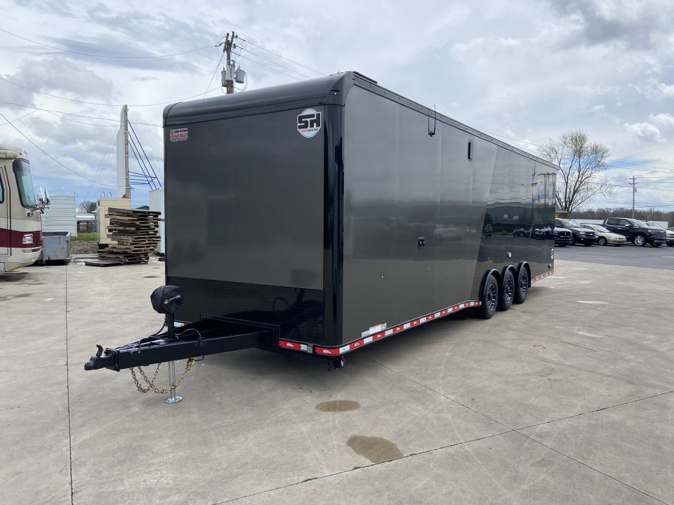 New United USH-8.532 Racing Trailer w/ Bath Pkg