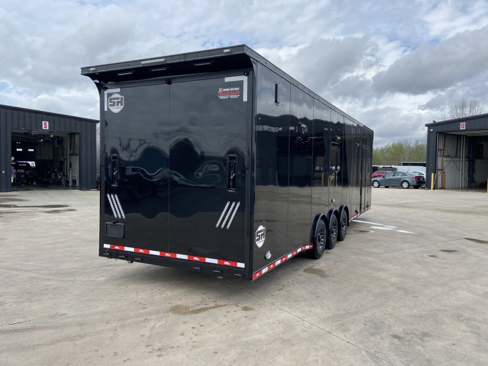 New United USH-8.532 Racing Trailer w/ Bath Pkg