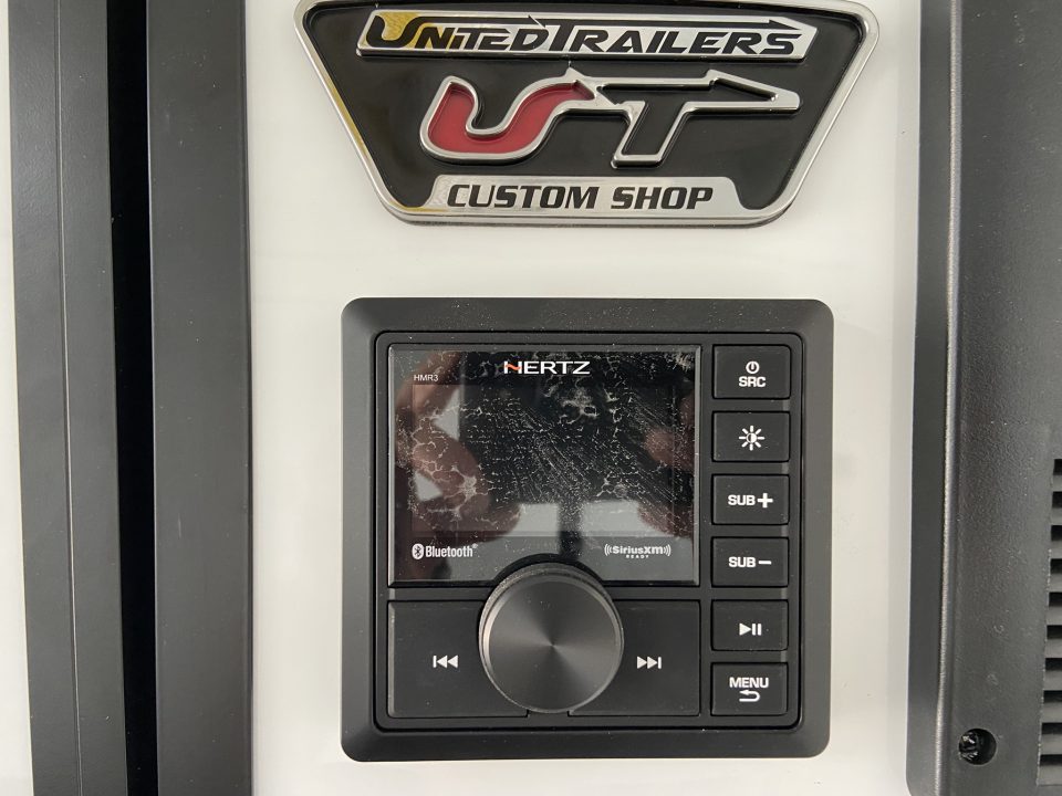 New United USH-8.532 Racing Trailer w/ Bath Pkg