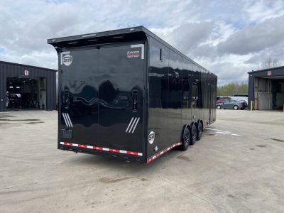New United USH-8.532 Racing Trailer w/ Bath Pkg