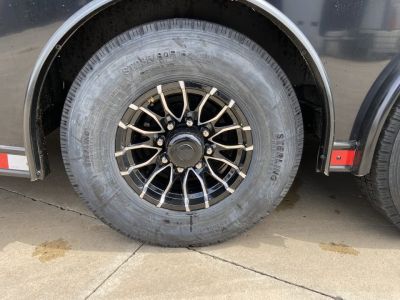 New United USH-8.532 Racing Trailer w/ Bath Pkg