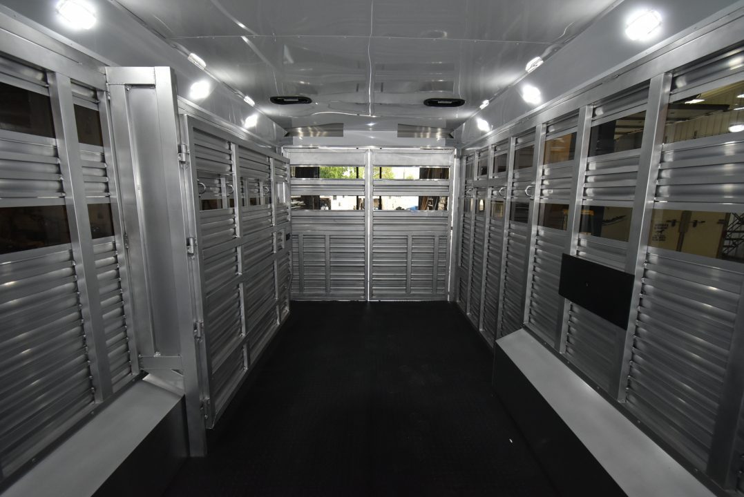 New 2027 Bison Trailers Trailhand 81316 Horse Trailer