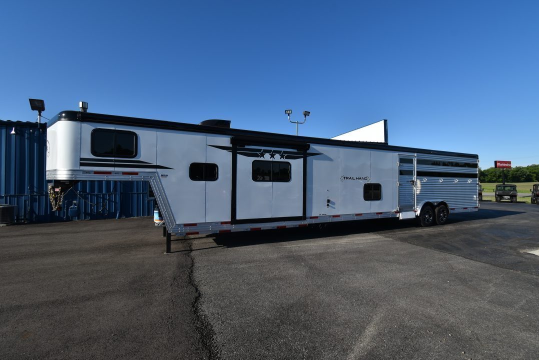New 2027 Bison Trailers Trailhand 81316 Horse Trailer