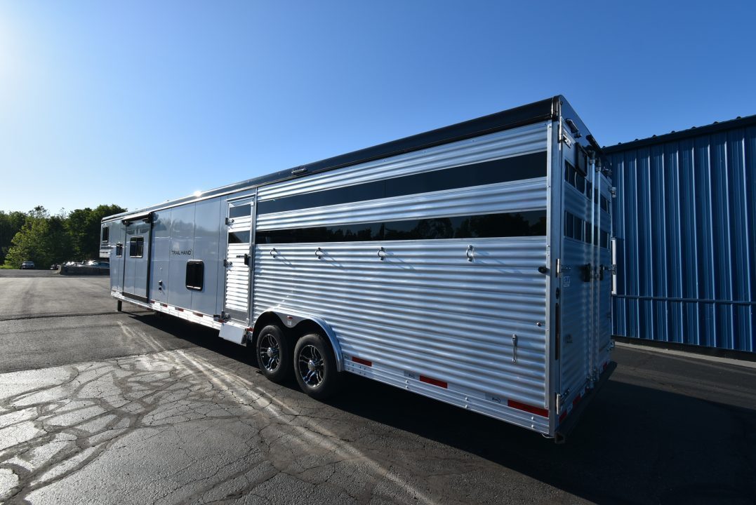 New 2027 Bison Trailers Trailhand 81316 Horse Trailer