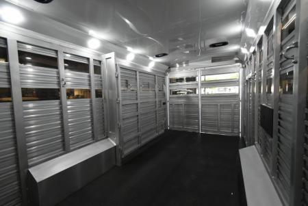 New 2027 Bison Trailers Trailhand 81316 Horse Trailer