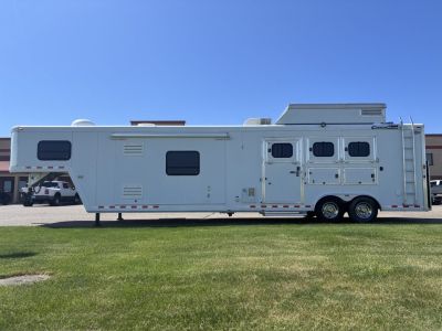 Used 2007 Cimarron Trailers 3H 17'LQ Horse Trailer