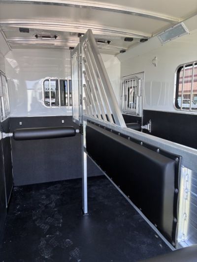 New 2027 Cimarron Trailers 2H Straight Load Gooseneck Horse Trailer