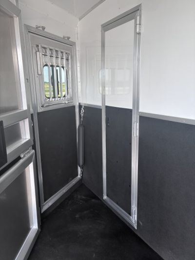 New 2027 Lakota Legacy 2H 7'LQ Horse Trailer
