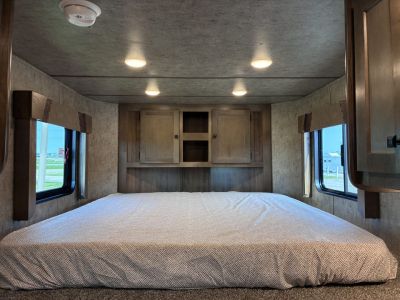 New 2027 Lakota Legacy 2H 7'LQ Horse Trailer