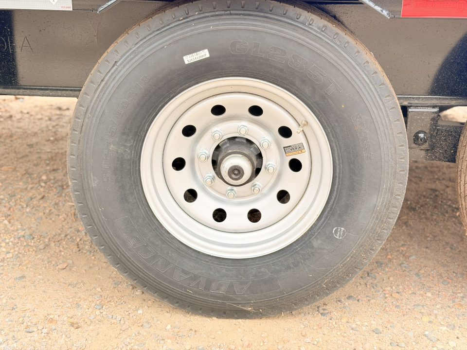 New 2026 Diamond T 8.5-24 Single Wheel Gooseneck Deckover Equipment Hauler W/ 14 PLY Tire Upgrade 15K GVWR