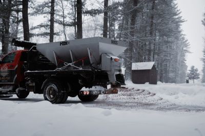 New BOSS VBS27410 MBX+ 4-Yard Salt Spreader