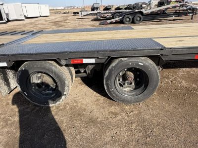 New 2026 Delco Trailers 40' Gooseck 38K Deckover Trailer
