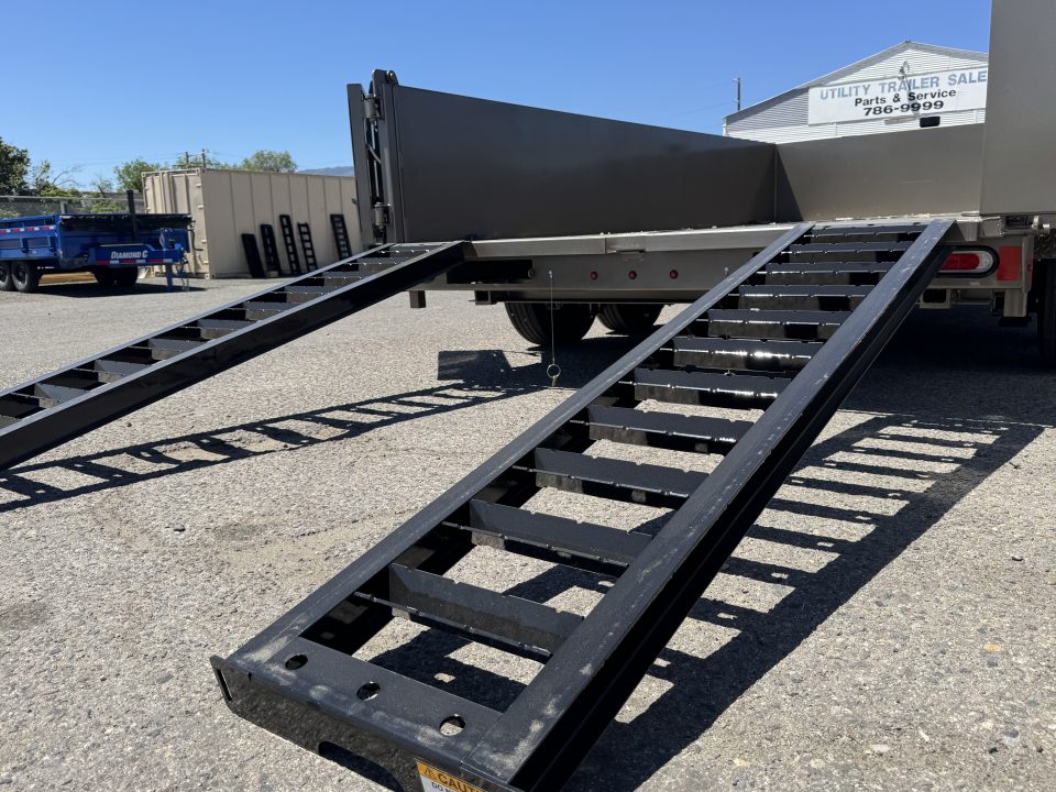 New 2027 Diamond C LPT 14' - 15.5K Telescopic Dump Trailer