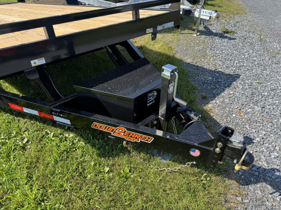 New 2027 Down 2 Earth Trailers DTE8220WCT5.2B Car Hauler