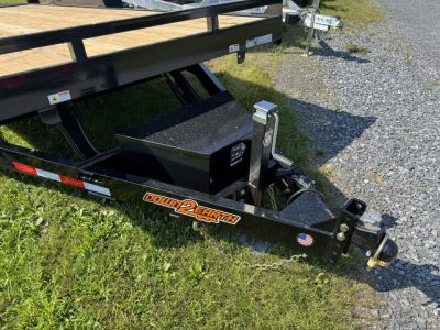 New 2027 Down 2 Earth Trailers DTE8220WCT5.2B Car Hauler