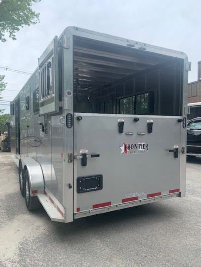 New 2026 Frontier Trailers 2+1 Horse Trailer