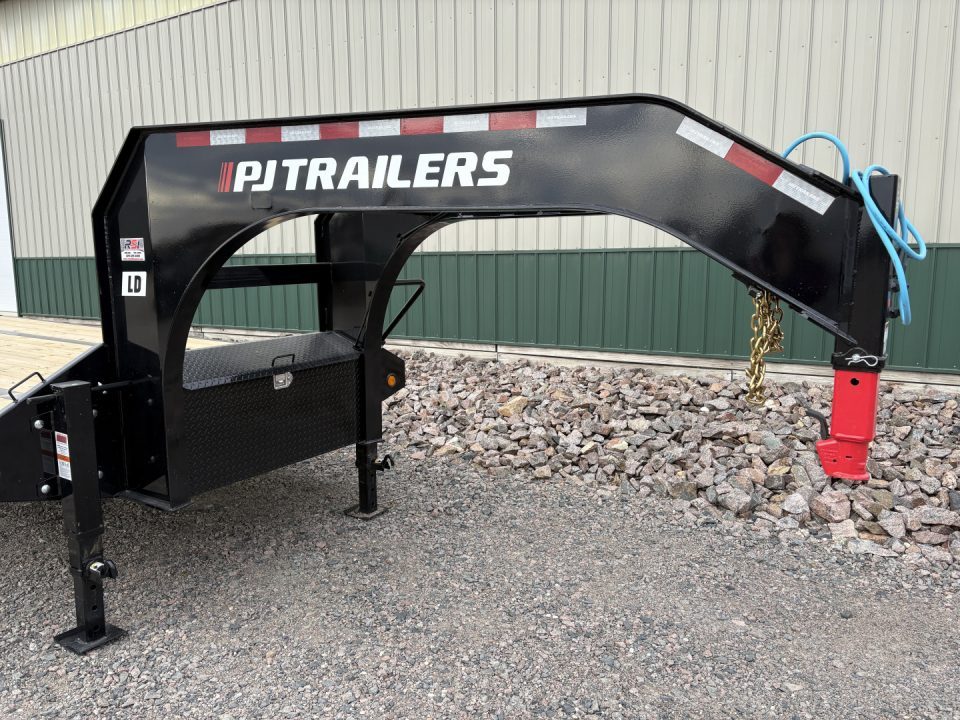 New 2027 30' PJ Low-Pro Gooseneck Trailer