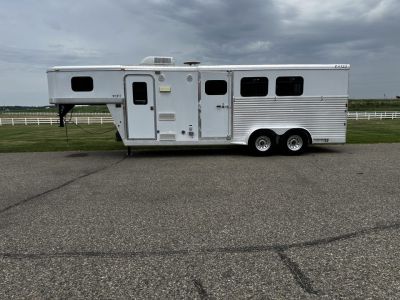Used 2004 Exiss Trailers 3H LQ Horse Trailer