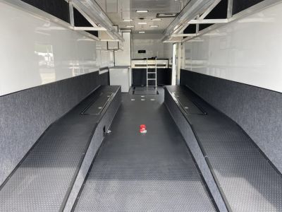 New United USHGN-8.540 Racing Trailer