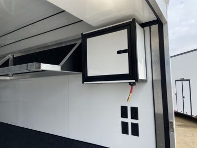 New United USHGN-8.540 Racing Trailer