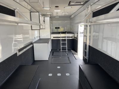 New United USHGN-8.540 Racing Trailer