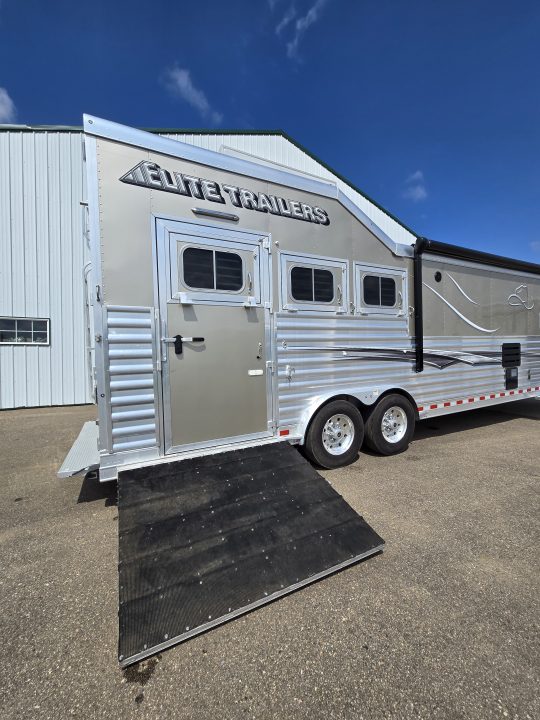 2023 Elite Trailers photo 4