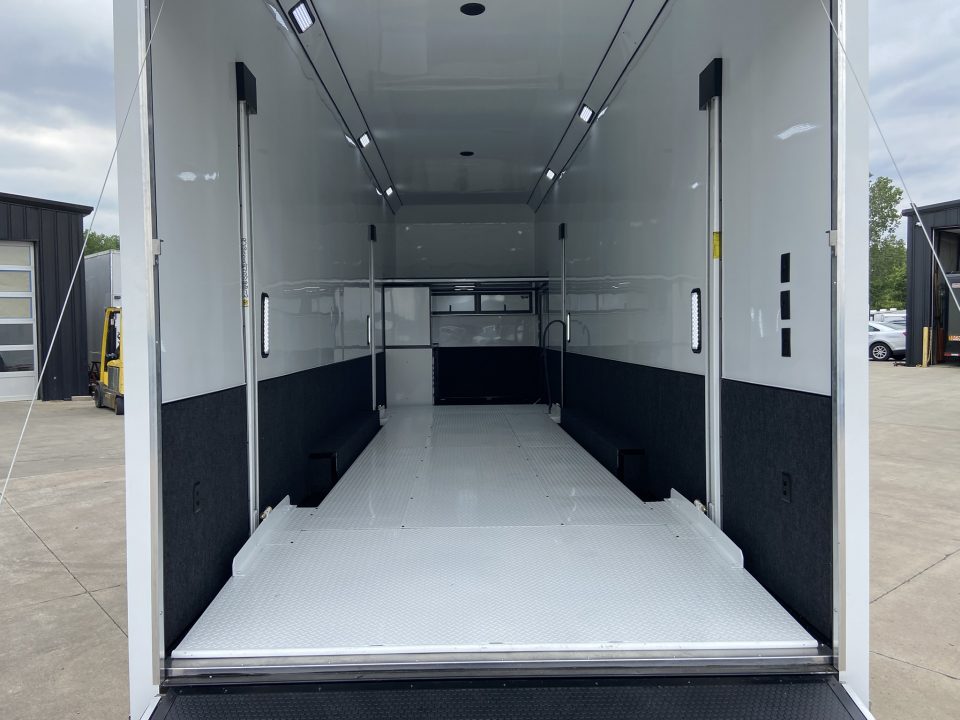 New United USH-8.5X34 Stacker w/ Dragster Lift