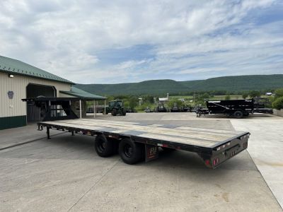Used 2022 PJ LD30' Straight Deck
