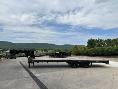 Used 2022 PJ LD30' Straight Deck