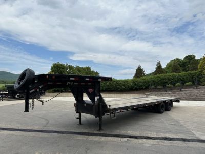 Used 2022 PJ LD30' Straight Deck