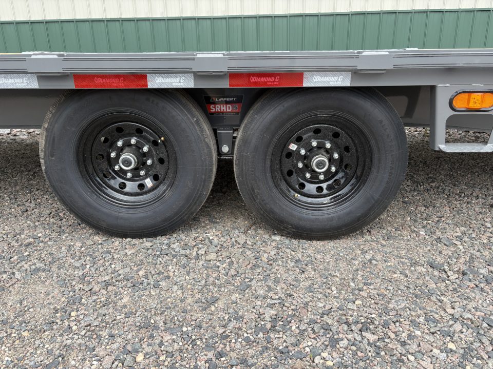 New 2026 24' 14k Diamond C Deckover Trailer