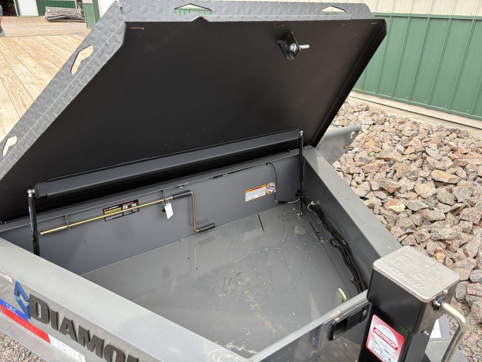 New 2026 24' 14k Diamond C Deckover Trailer
