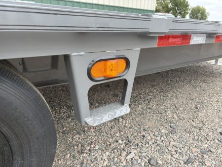 New 2026 24' 14k Diamond C Deckover Trailer