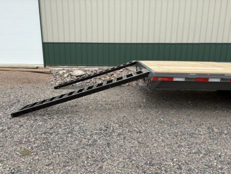 New 2026 24' 14k Diamond C Deckover Trailer