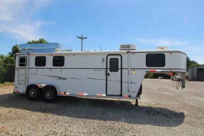 Consignment 2006 Classic 3 Horse 6.5 LQ Horse Trailer