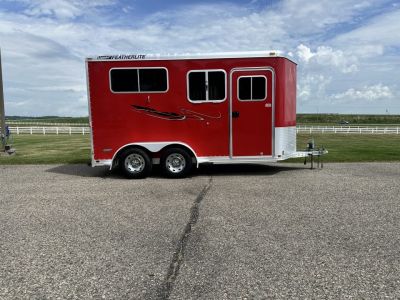 Used 2005 Featherlite Trailers 2H Straight Load B P Horse Trailer