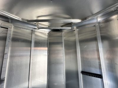 Used 2005 Featherlite Trailers 2H Straight Load B P Horse Trailer