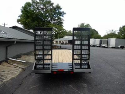 New 2026 Diamond C 82x16' Equipment, 2' Dove & Flip Ramps LPX207