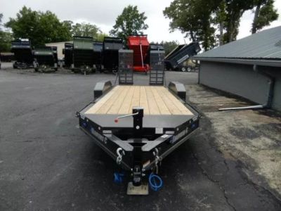 New 2026 Diamond C 82x16' Equipment, 2' Dove & Flip Ramps LPX207