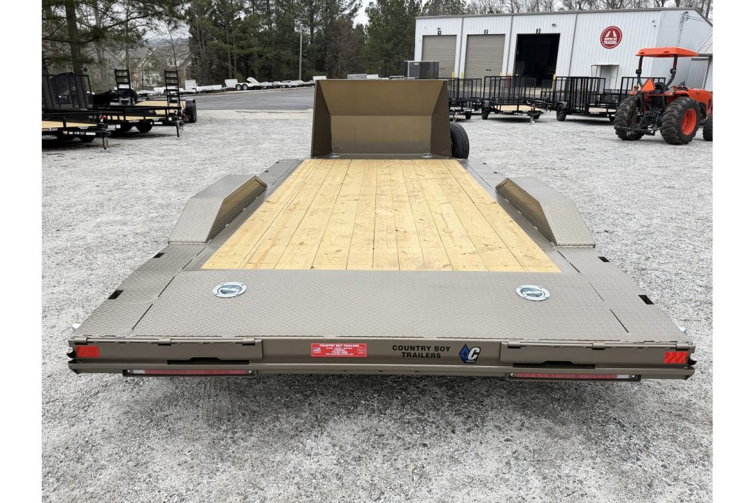 New 2026 DiamondC, 16' Car Hauler, 102" wide w/ Drive-Over Fenders GTF235