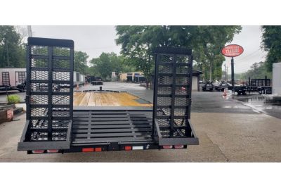 New 2026 Diamond C 8.5x20' Equipment, Deckover w/Dove & Ramps DEC207
