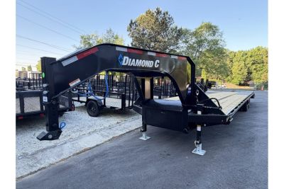 New 2026 Diamond C, 35' Gooseneck, 5' Dove & Max Ramps, 25K GVWR, FMAX210MR