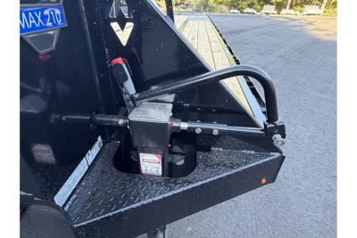 New 2026 Diamond C, 35' Gooseneck, 5' Dove & Max Ramps, 25K GVWR, FMAX210MR