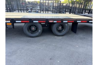 New 2026 Diamond C, 35' Gooseneck, 5' Dove & Max Ramps, 25K GVWR, FMAX210MR