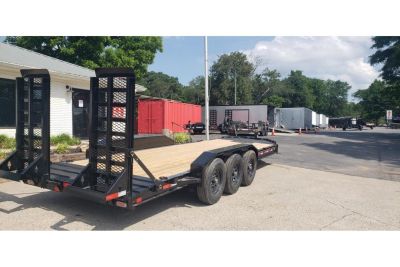 New 2026 Diamond C 82'x22' Equipment, Triple Axle, 24k GVWR, Ramps LPX307