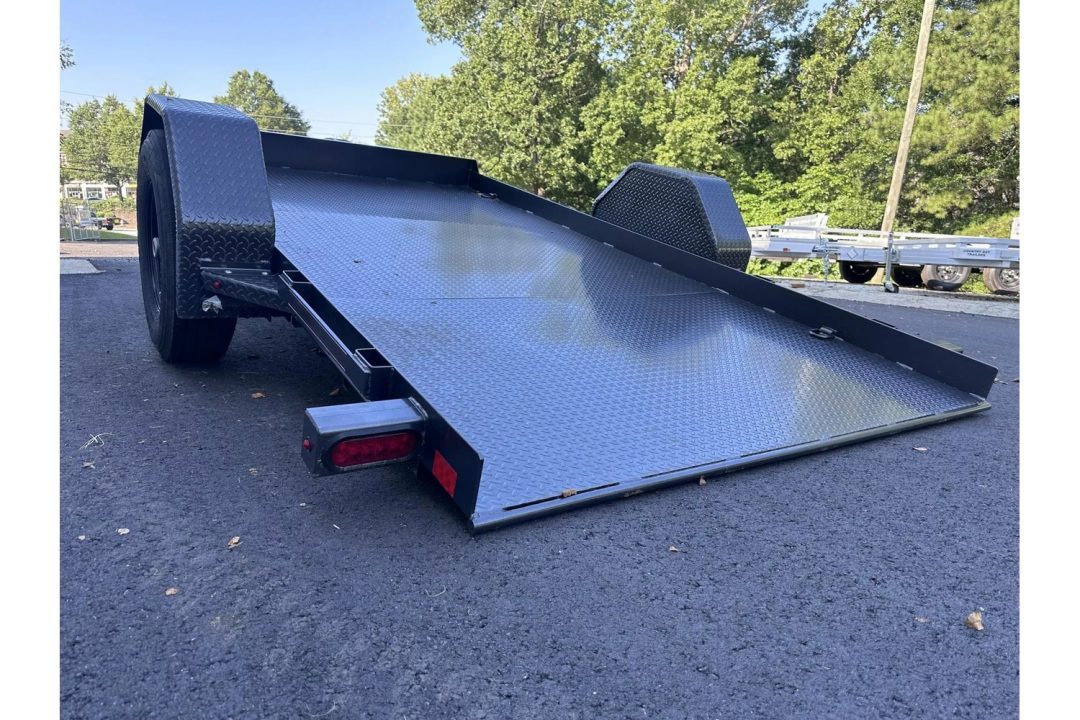 New 2026 Diamond C 77x12' Tilt Deck, 7k axle, DSA107